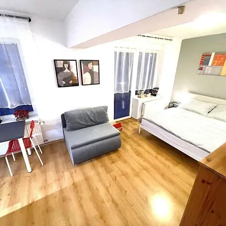 Stylish In The Old Town Apartment *